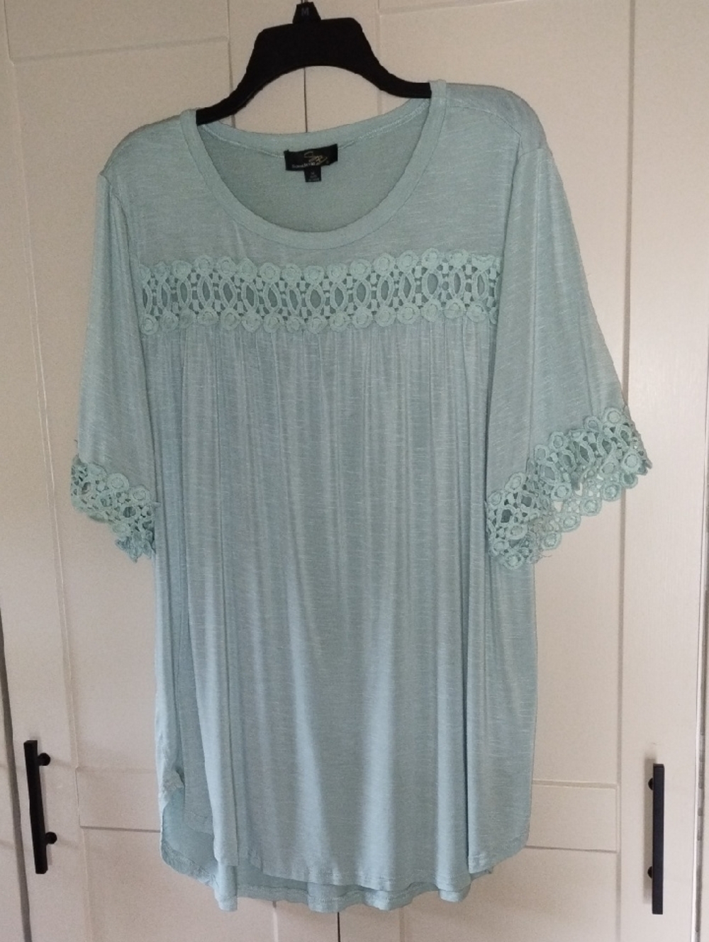Suzanne Betro Mint Crochet-Trim Tunic Top